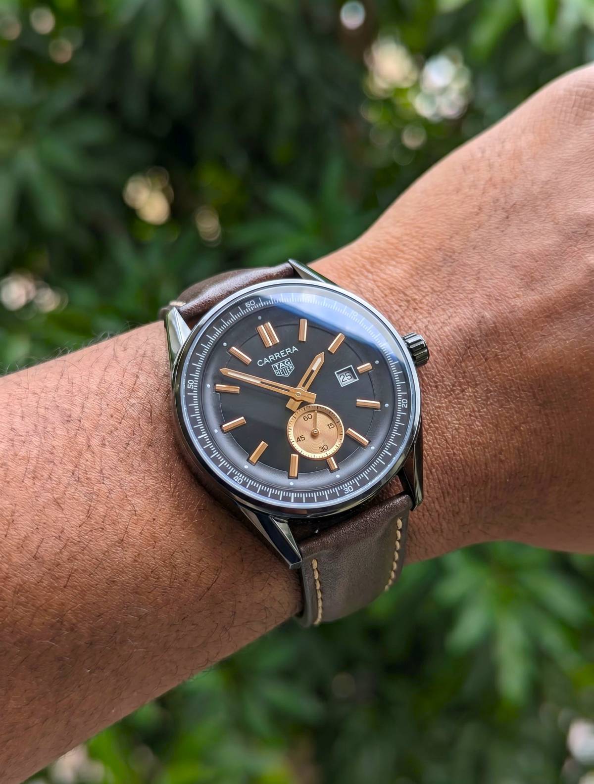 TAG Heuer Carrera Three-Hand Date view 2