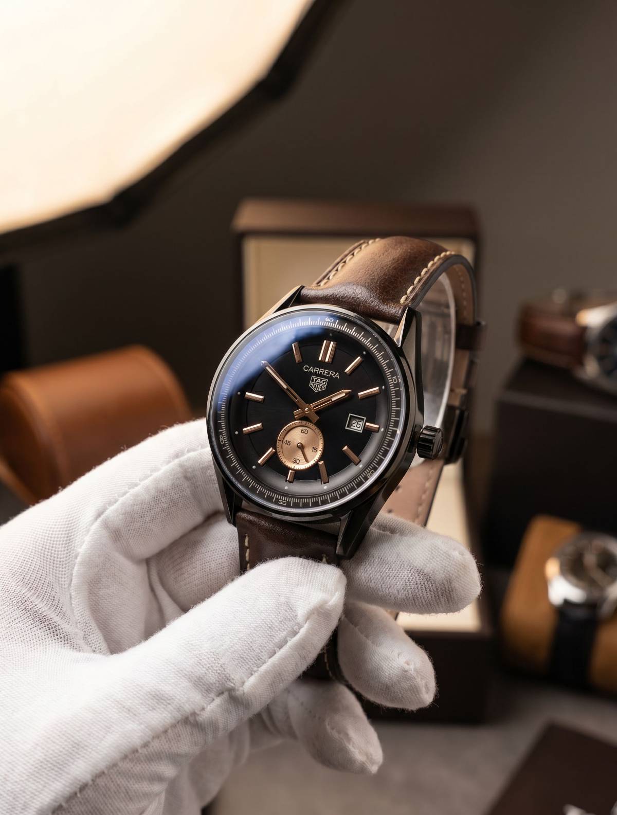 TAG Heuer Carrera Three-Hand Date view 1