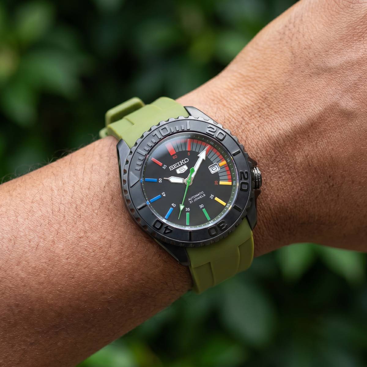 Seiko 5 Sports Monster  B-Green view 2