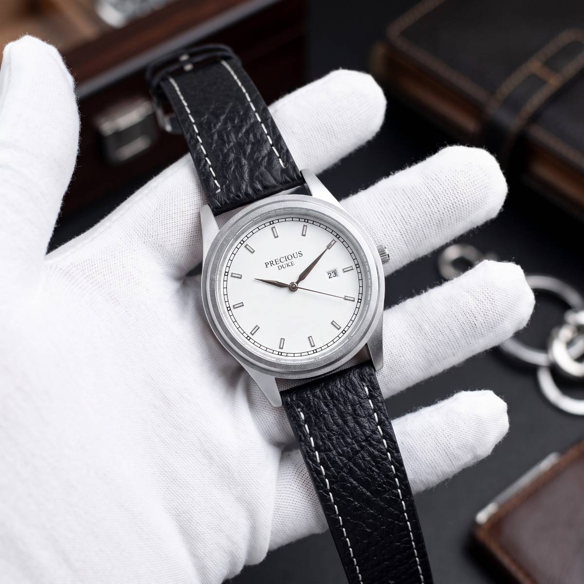 Precious Duke Classic Date w - view 1