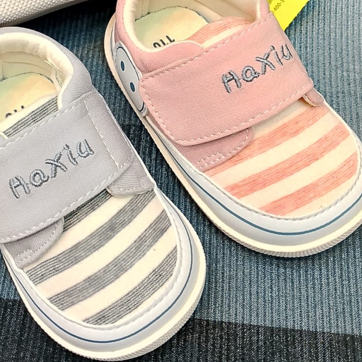 Canvas shoes