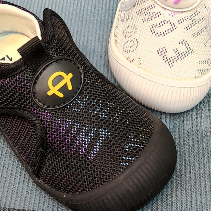Canvas shoes