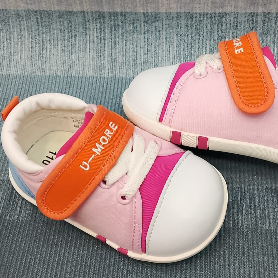 Canvas shoes