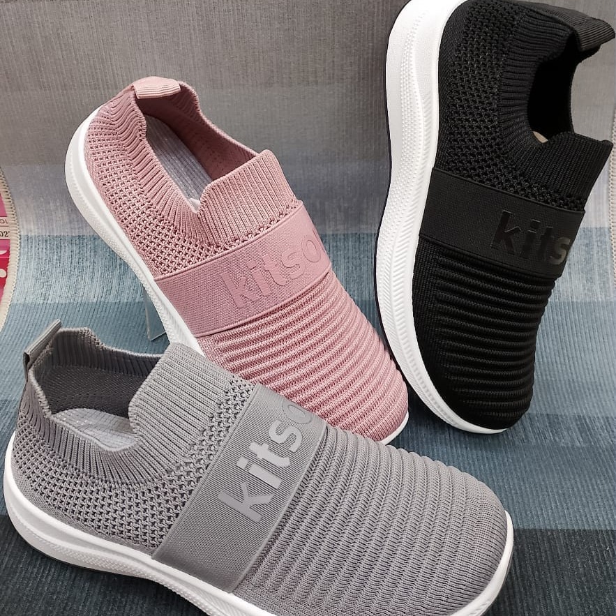 Canvas shoes