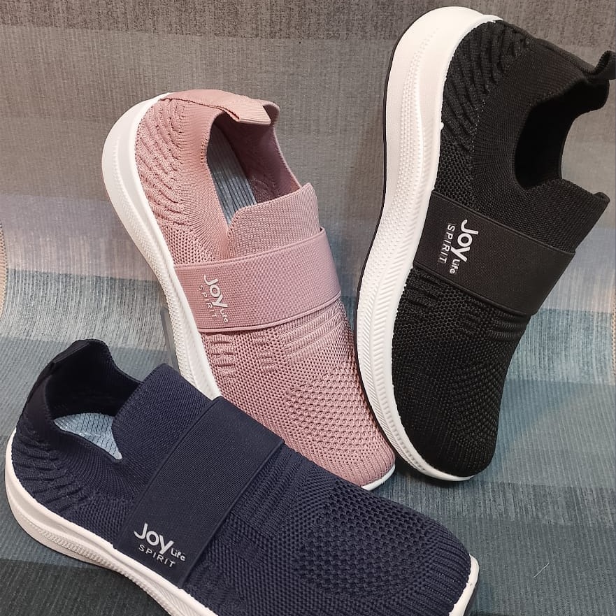 Canvas shoes