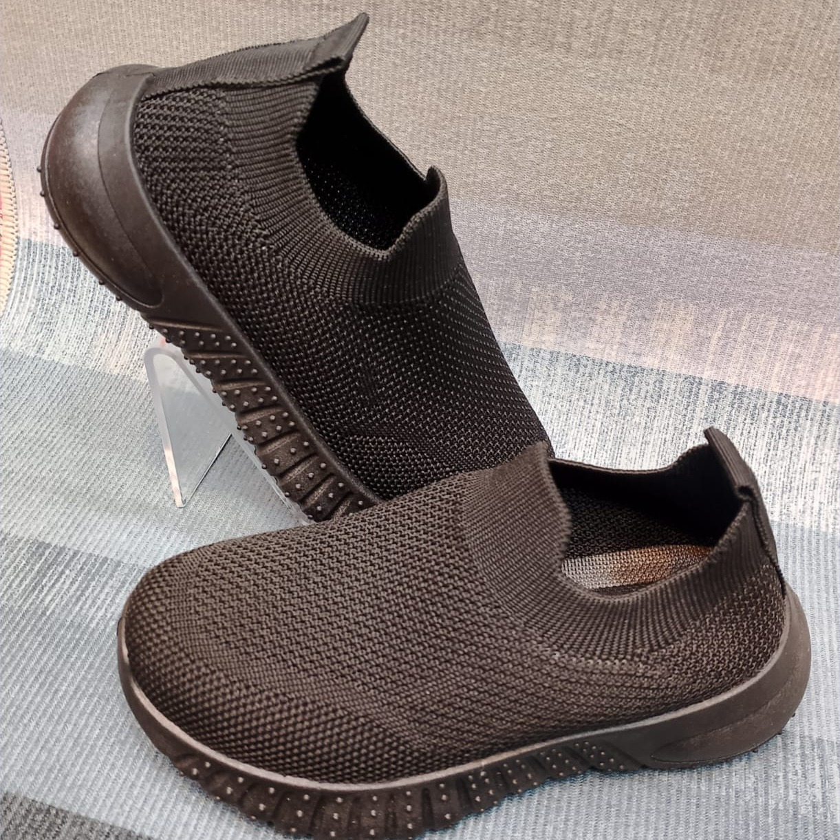 Canvas shoes