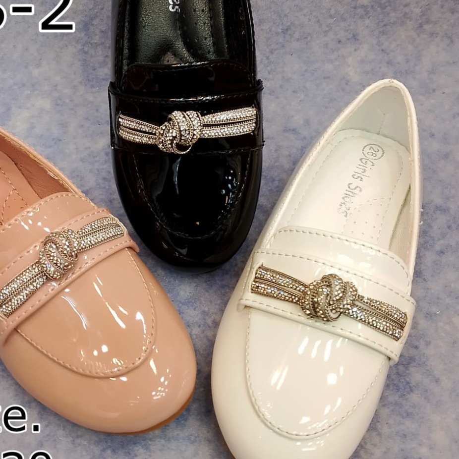 Cut shoes