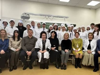 Владикавказ: Торжественное посвящение в ученики медицинского класса