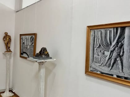 В выставочном зале Союза художников открылась персональная выставка Михаила Дзбоева