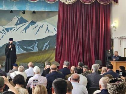 Во Владикавказе наградили волонтеров СВО