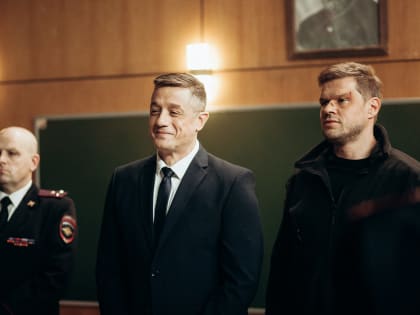 Яглыч шагает по стране: гид по сериалу «Ухожу красиво» от Wink Originals