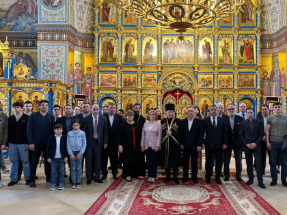 В Международный день защиты детей в Москве возложили цветы к памятнику жертвам бесланской трагедии