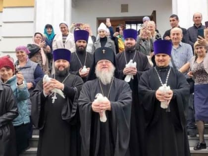 В Неделю Крестопоклонную и праздник Благовещения архиепископ Герасим совершил Литургию в кафедральном соборе