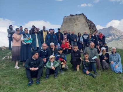 Молебен над облаками в самом высокогорном храме Николая Чудотворца