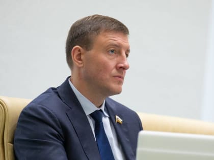 Андрей Турчак призвал сенаторов лично включиться в реализацию программы «Единой России» и Минпросвещения по капремонту школ