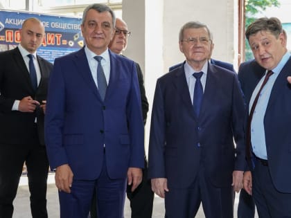 Сергей Меняйло и полпред Президента РФ в СКФО Юрий Чайка обсудили работу предприятий оборонно-промышленного комплекса Северной Осетии