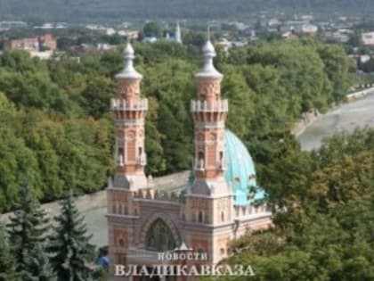 Начались работы по обновлению тротуара перед Суннитской мечетью