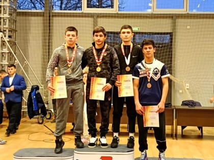 Во Владикавказе определились триумфаторы первого дня первенства республики по вольной борьбе