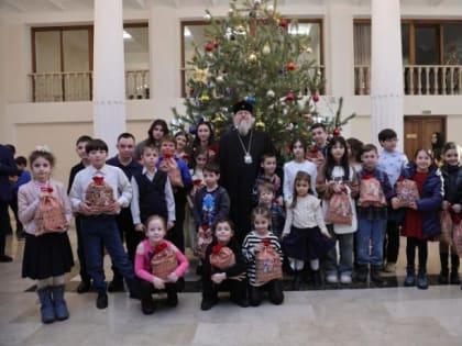 В Театре оперы и балета состоялась Архиерейская ёлка