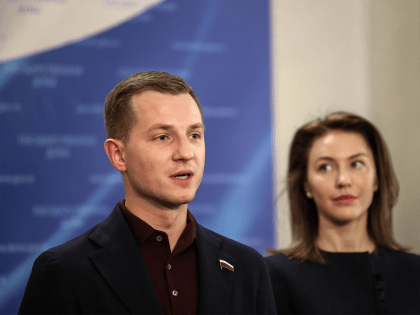 Депутаты «Единой России»: Поддержка молодёжи — одна из приоритетных задач партии