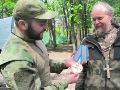 «Единороссы» передали бойцам СВО гуманитарный груз