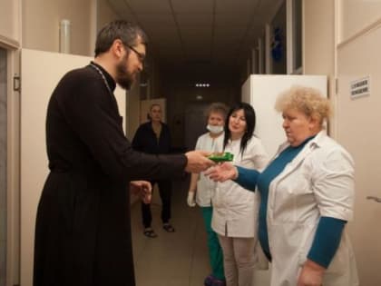 С Рождеством Христовым поздравили пациентов Архонской больницы