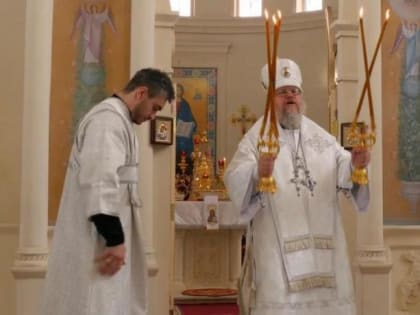 Архиерейская литургия в Троицкую родительскую субботу