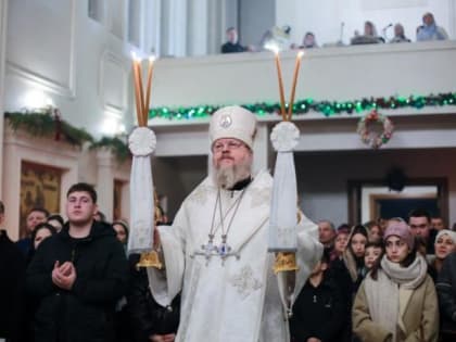 В ПРАЗДНИК РОЖДЕСТВА ХРИСТОВА АРХИЕПИСКОП ГЕРАСИМ СОВЕРШИЛ ЛИТУРГИЮ В КАФЕДРАЛЬНОМ СОБОРЕ