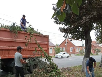 Сегодня во Владикавказе прошли субботники.