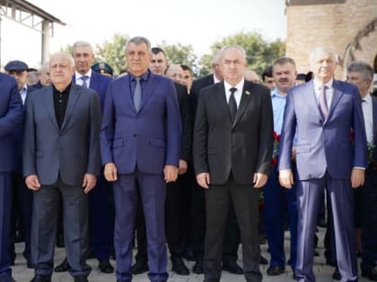 В Беслане почтили память погибших во время теракта в школе