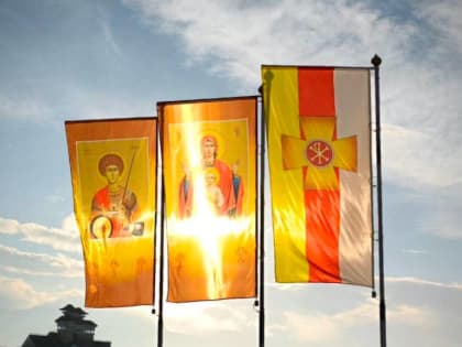 Фадзаев поздравил с праздником