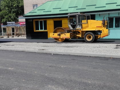 Во Владикавказе продолжается ремонт дорог.