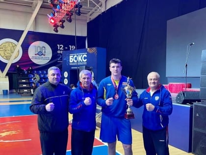 Боксер Батраз Мильдзихов стал серебряным призером международных соревнований