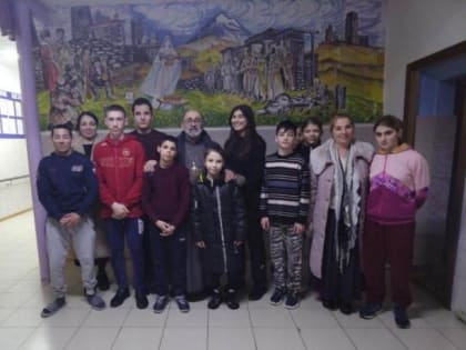 Воспитанников детского дома поздравили с Масленицей и с Днем защитника Отечества