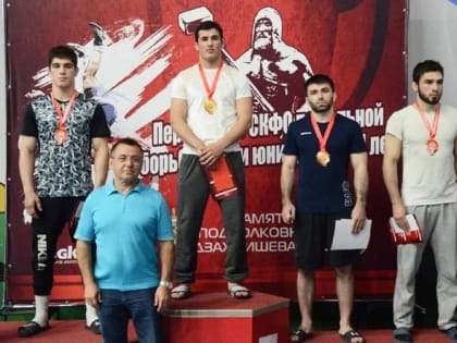 Борцы Джикаев и Хубулов выиграли чемпионат СКФО