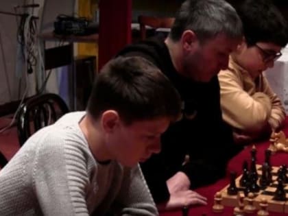 В селе Веселое прошел районный турнир по шахматам памяти Коста Хетагурова и Блашка Гуржибекова.
