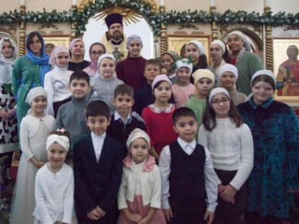 Воспитанники воскресной школы поздравили с Рождеством Христовым