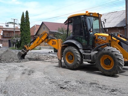 Во Владикавказе продолжается благоустройство общественных зон.