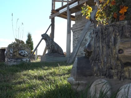 Житель Северной Осетии строит в селе башню из камня