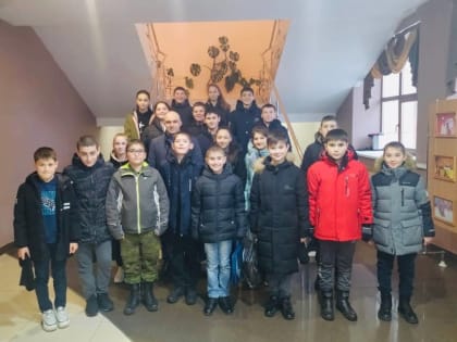 Депутат «Единой России» оказал содействие в организации посещения кинотеатра для учащихся кадетского класса