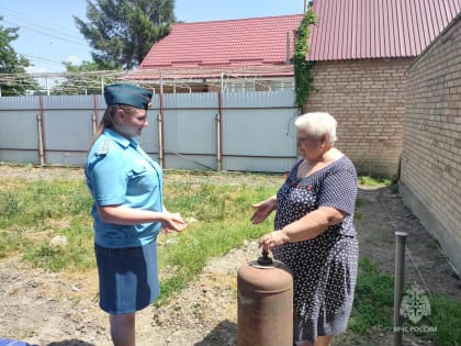 В Моздокском районе продолжаются подворовые  обходы