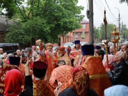 В пятницу Светлой седмицы архиепископ Герасим возглавил Литургию в Покровском храме