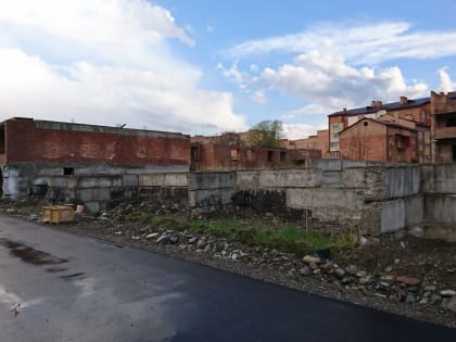 Дольщики трех недостроенных многоквартирных домов во Владикавказе ждут решения Фонда развития территорий