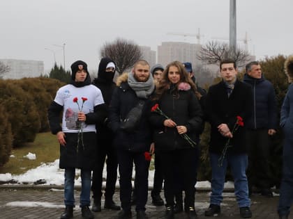 Вячеслав Мильдзихов почтил память воинов, павших в битве за Сталинград.