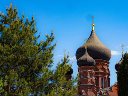 Во Владикавказе неизвестный благотворитель раздает хлеб нуждающимся