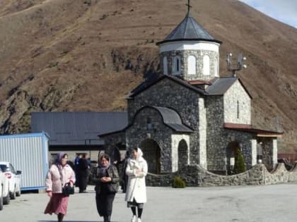 В зарамагском храме состоялась служба в честь Казанской иконы Божией Матери