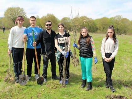 В селах Кора-Урсдон и Црау высадили 8,5 тысяч саженцев дуба и клена