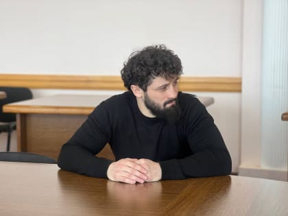 Председатель Комитета молодежной политики, физической культуры и спорта Заур Айларов накануне вручил благодарность боксеру Алану Абаеву!