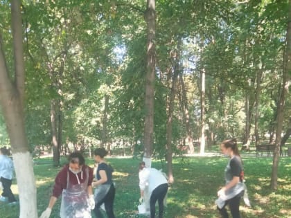 Студенты и преподаватели Северо-Осетинского медицинского колледжа провели субботник