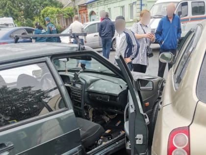 Во Владикавказе произошло ДТП с участием 5 машин. Пострадали 4 человека, в том числе подросток